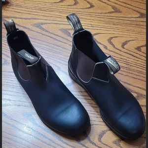 Blundstones Dark Brown